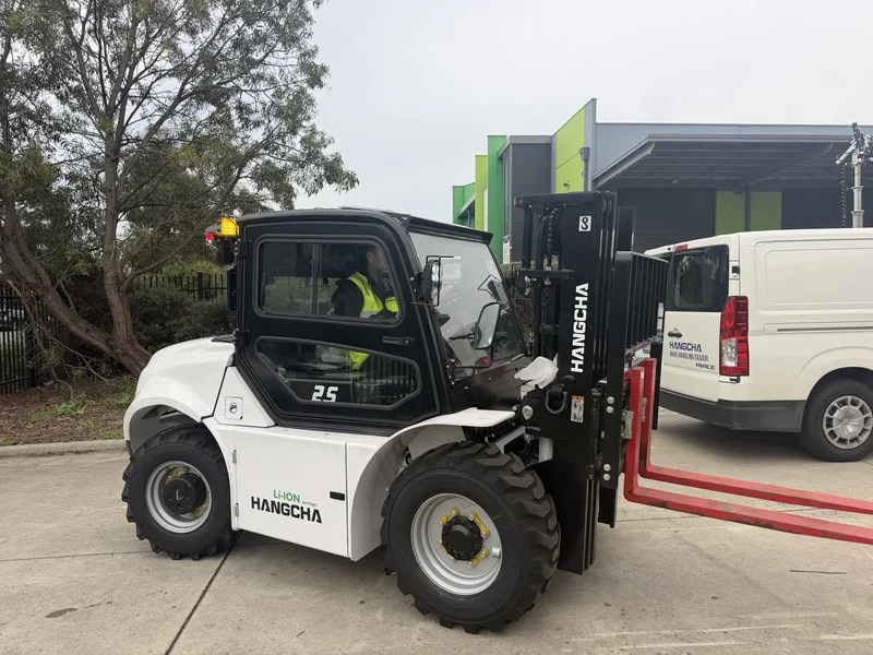 2.5t 4WD All-Terrain, ready to work. image 1 of 3